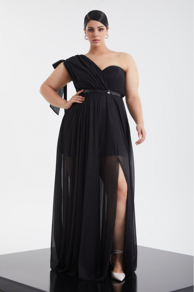 Black plus size tulle single sleeve maxi dress