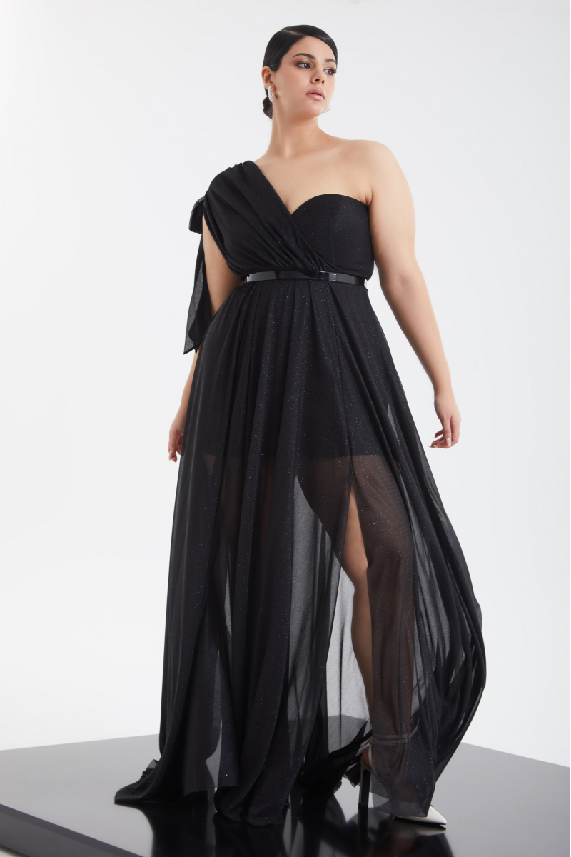 Black plus size tulle single sleeve maxi dress