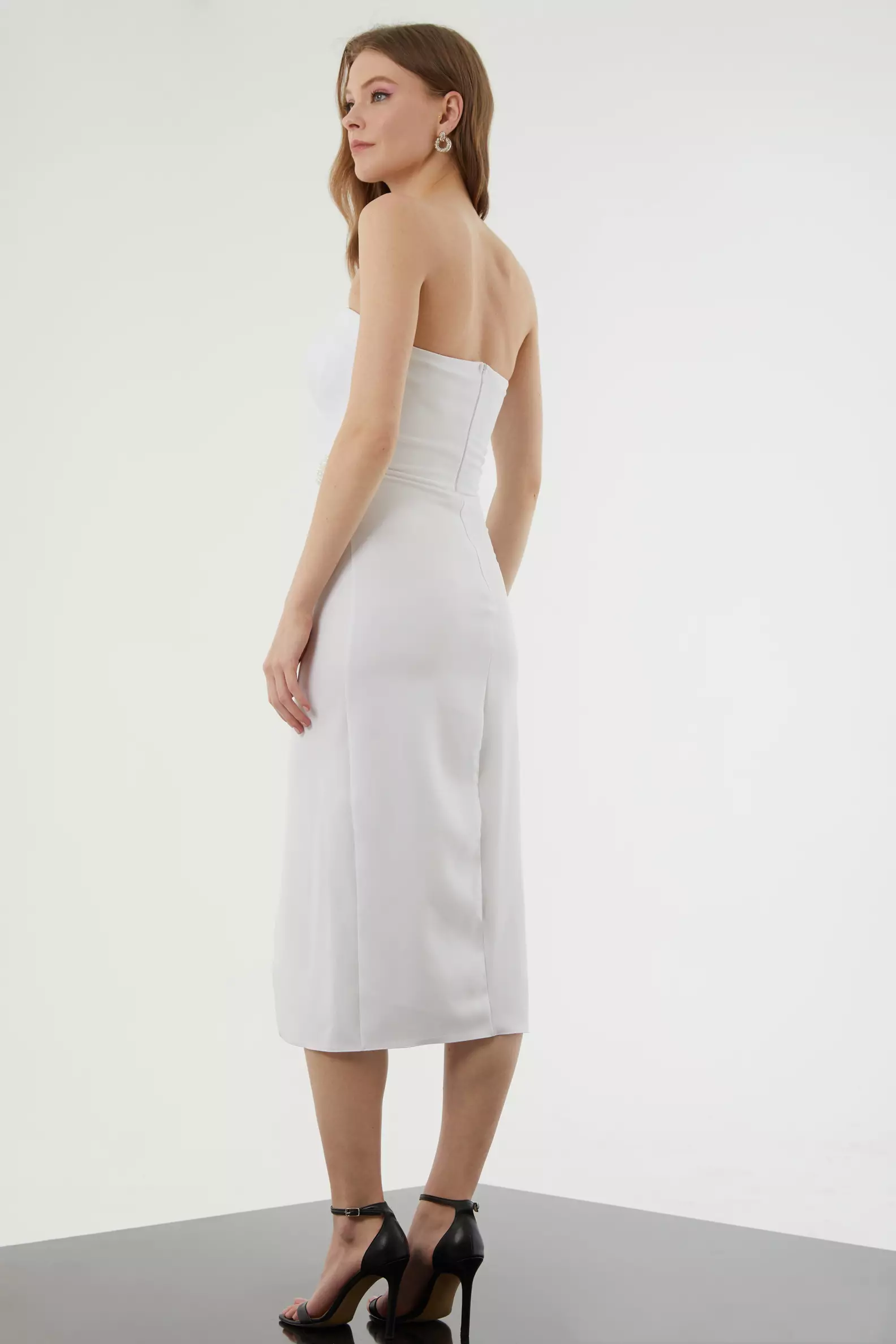 White crepe sleeveless midi dress