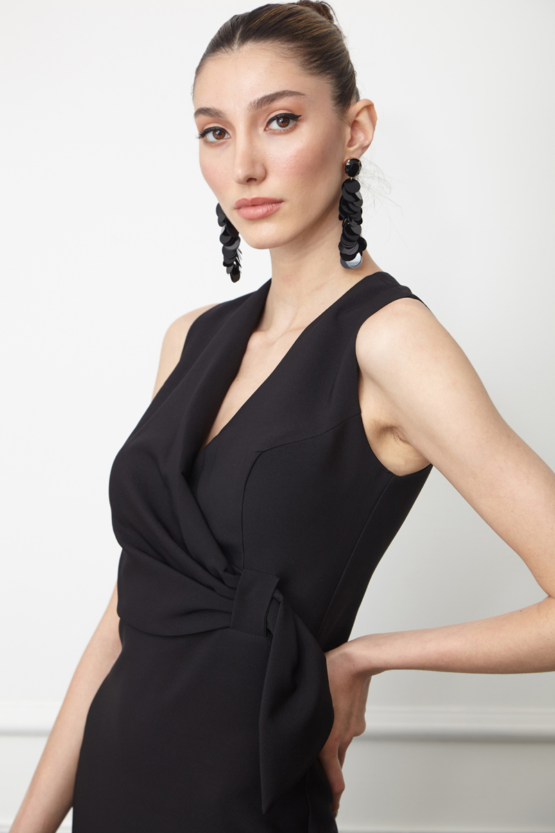 Black Crepe Sleeveless Midi Dress
