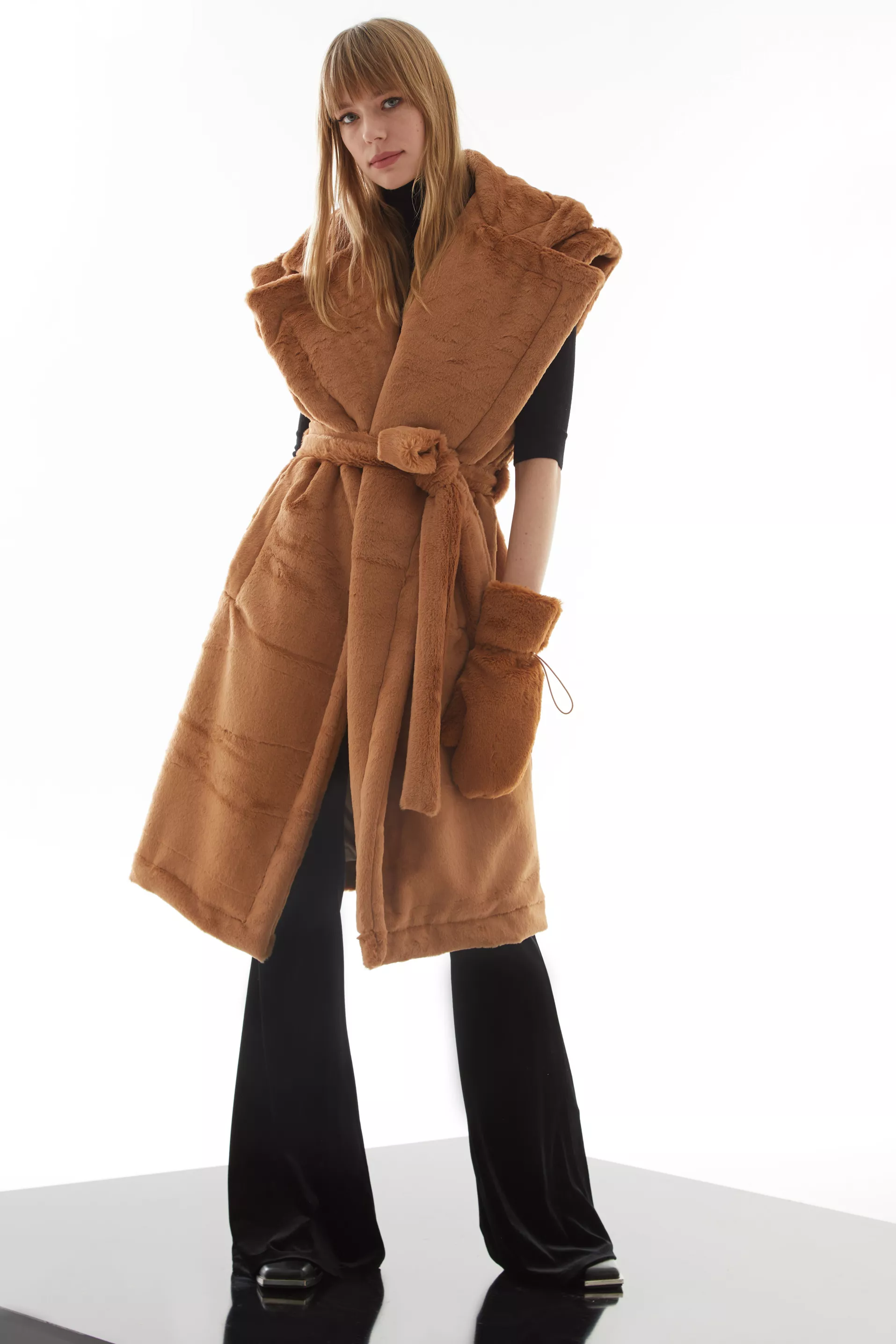Ginger Faux Fur Glove Accessory