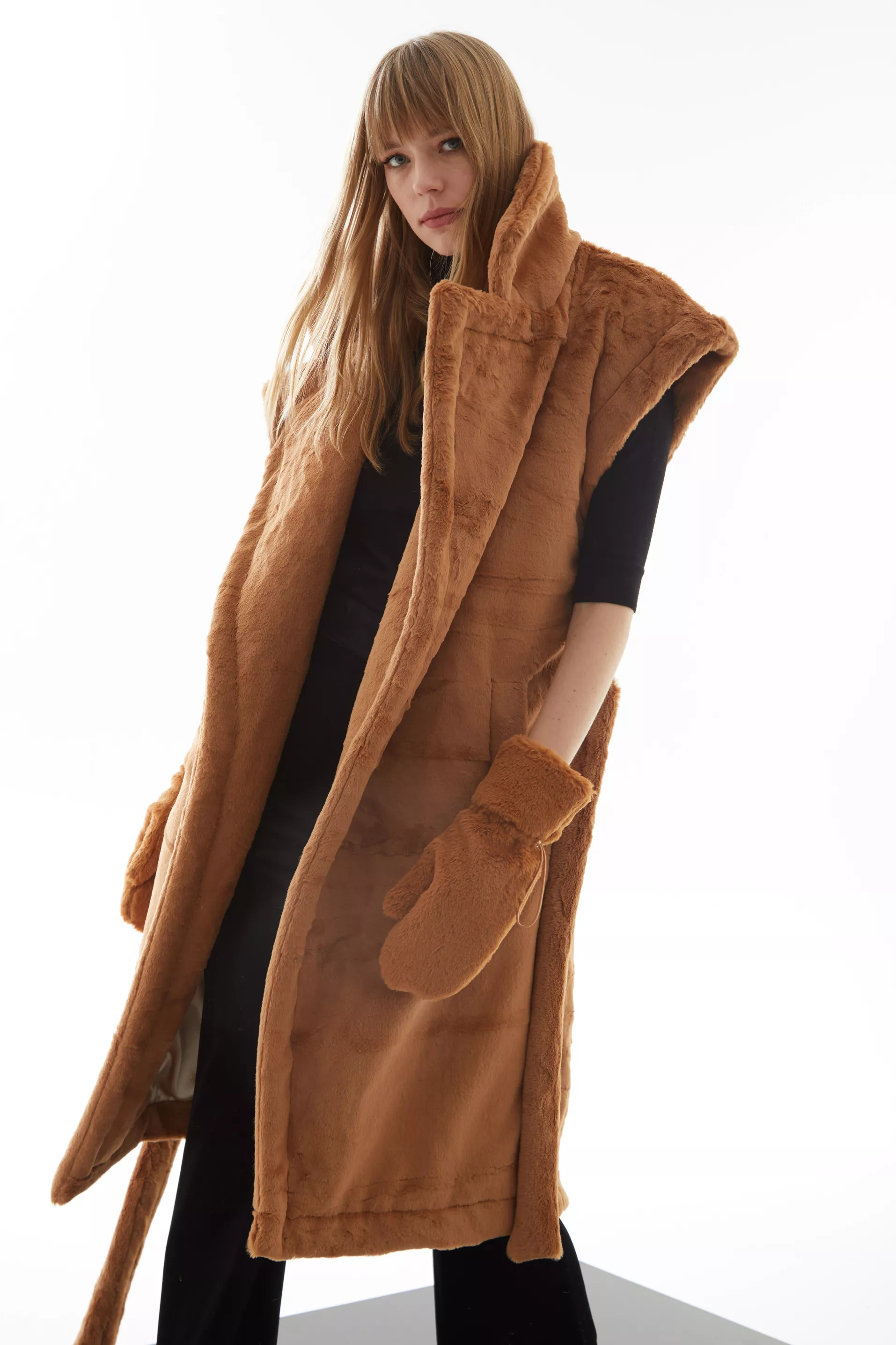 Ginger Faux Fur Glove Accessory