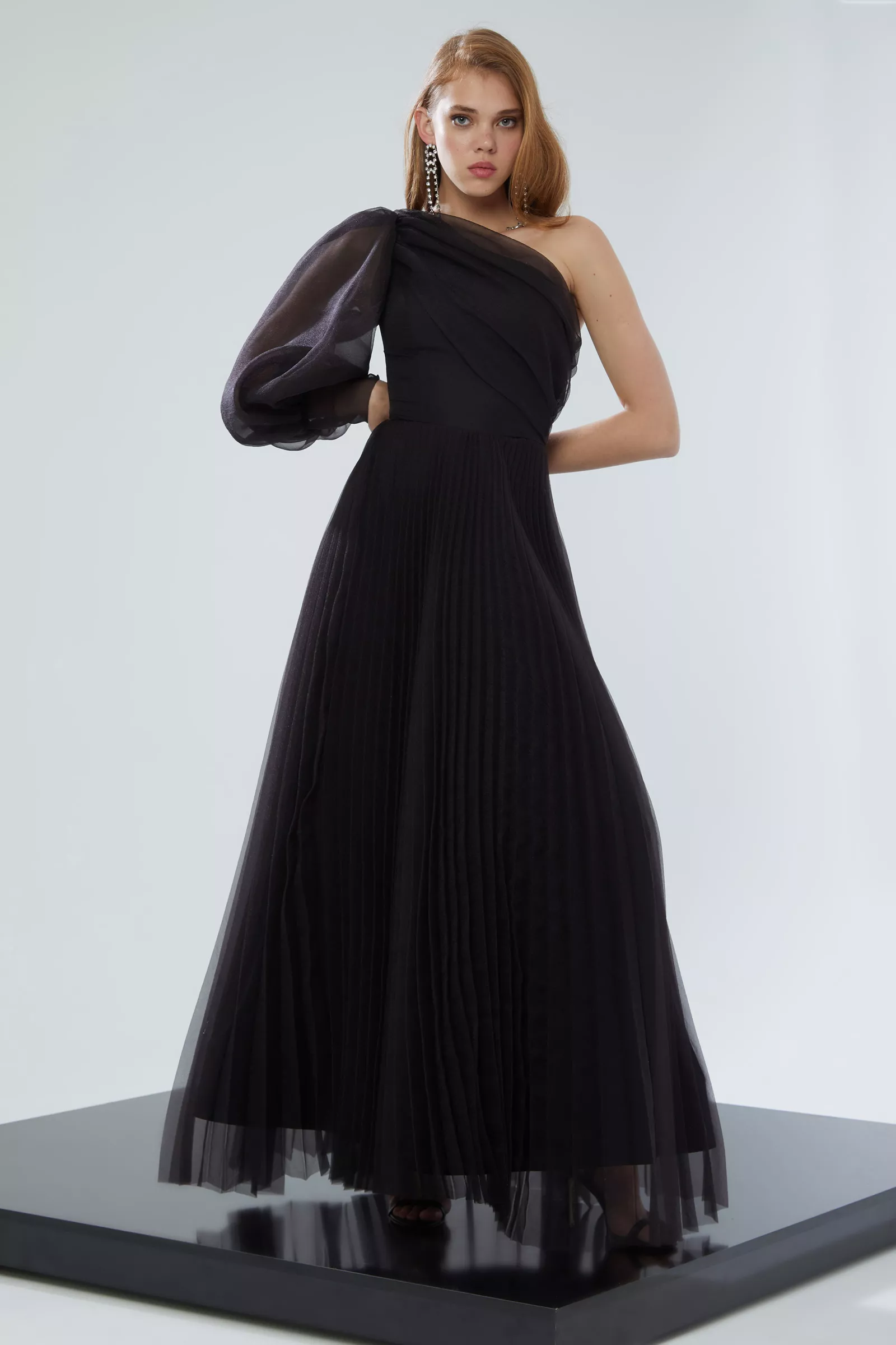 Black Tulle One Arm Long Dress