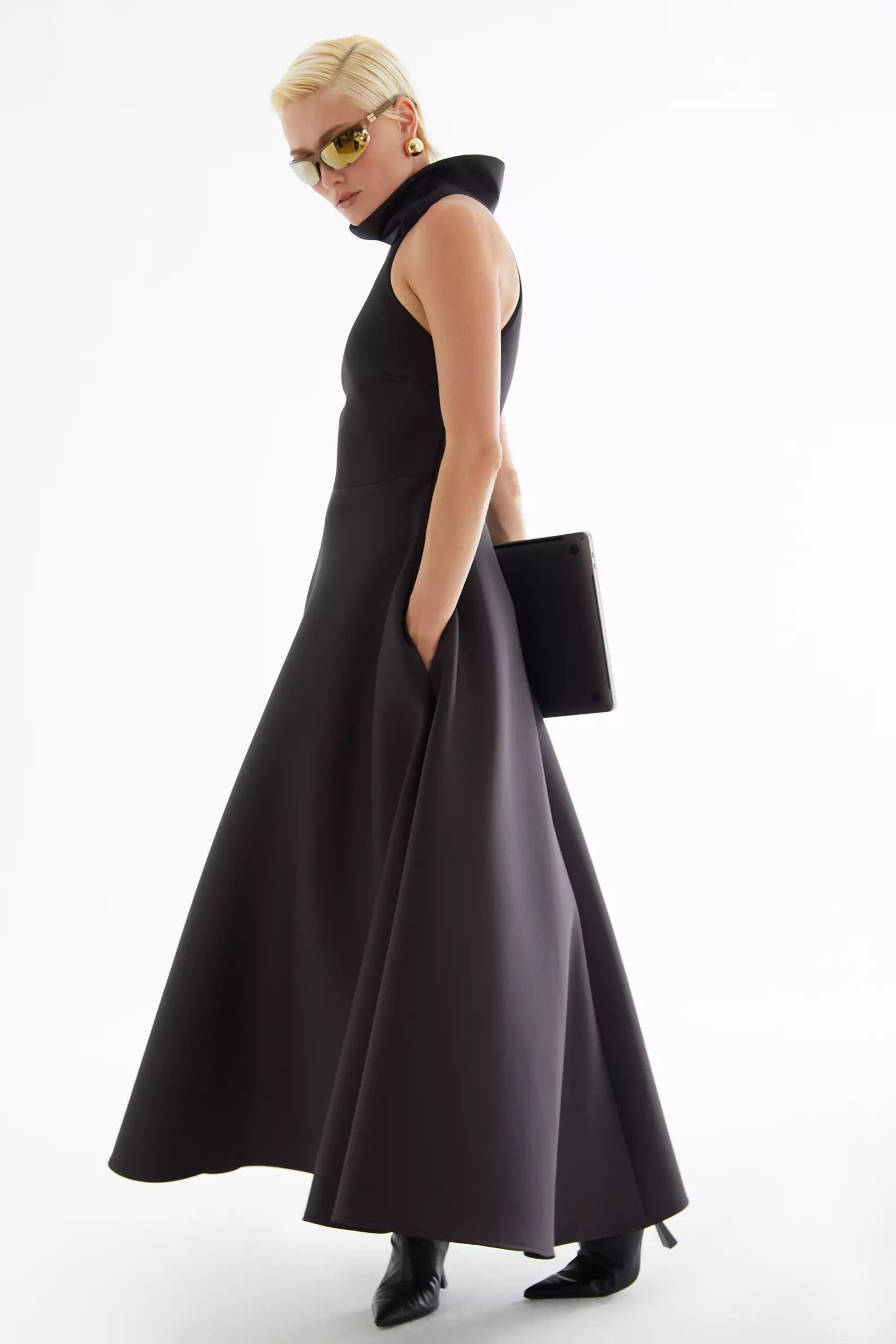 Black dalgic sleeveless long dress