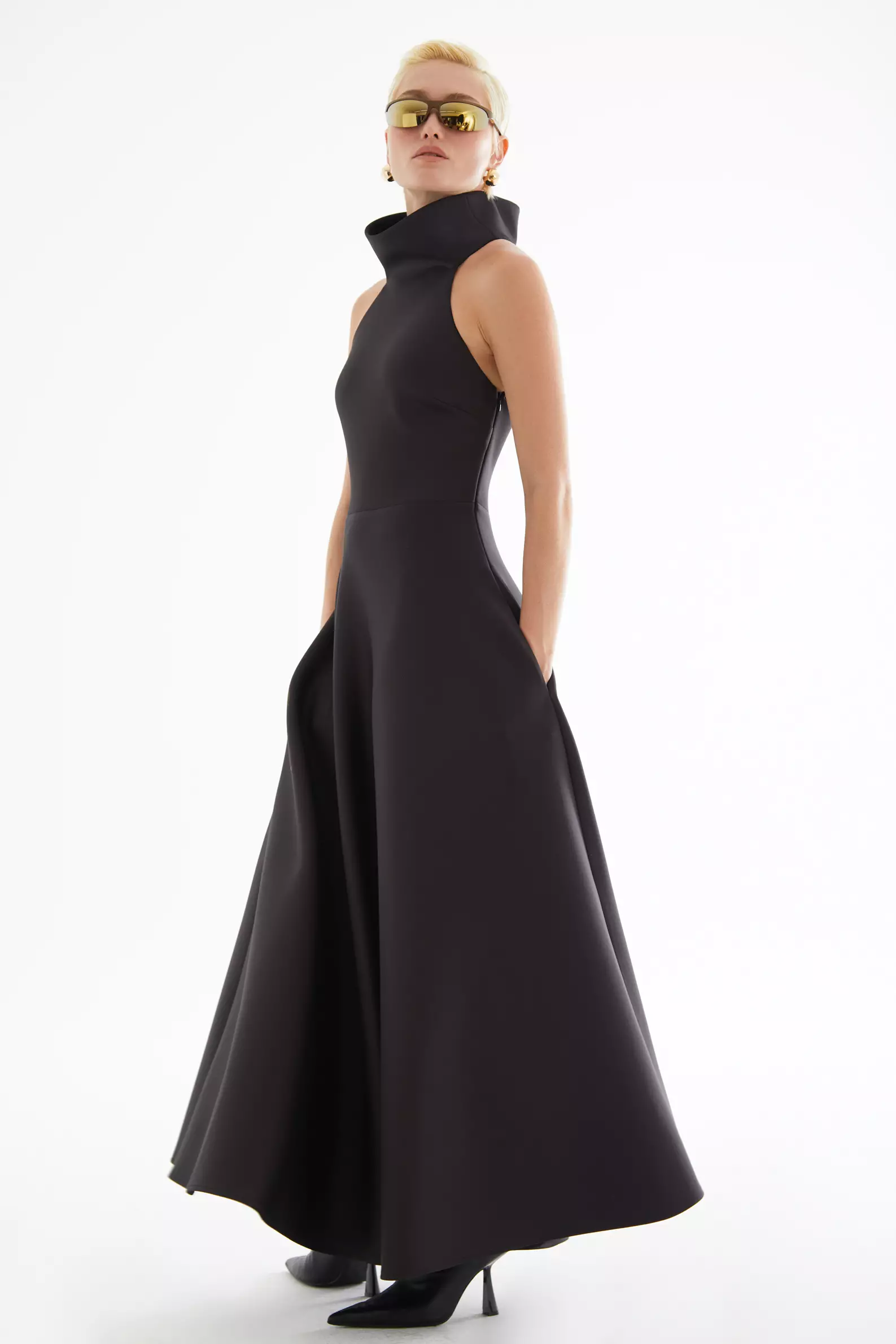 Black dalgic sleeveless long dress